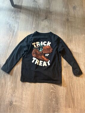 Little Boys Carters Halloween Shirt - Size S
